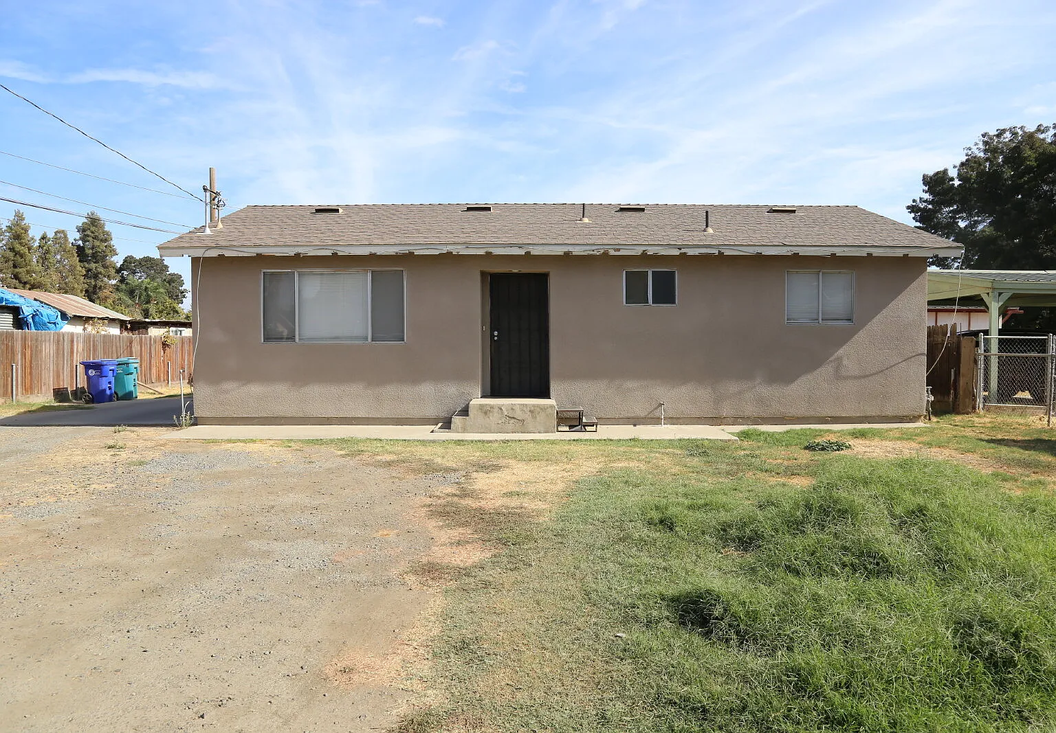 2 bed, 1.0 bath, 900 sqft, $1,350 — Photo 1