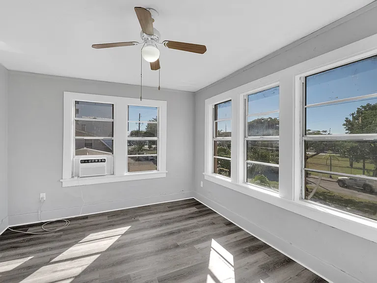 67 Glen Royal Pkwy #2 — Photo 12