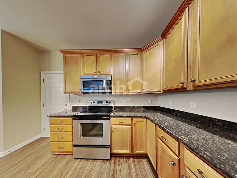 231 Mott Rd — Photo 3