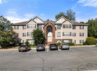 2033 Salem Bluff Dr, Winston Salem, NC 27127