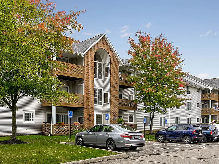 Hunters Hollow Apartments — Photo 18