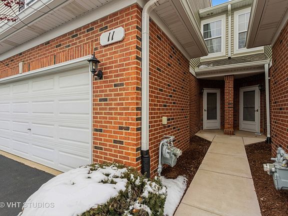 3rd image of 11 Black Oak Ct #11