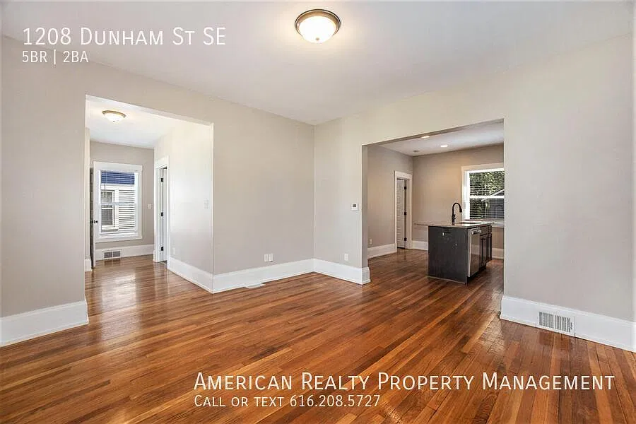 5 bed, 1560 sqft, $3,050 — Photo 2