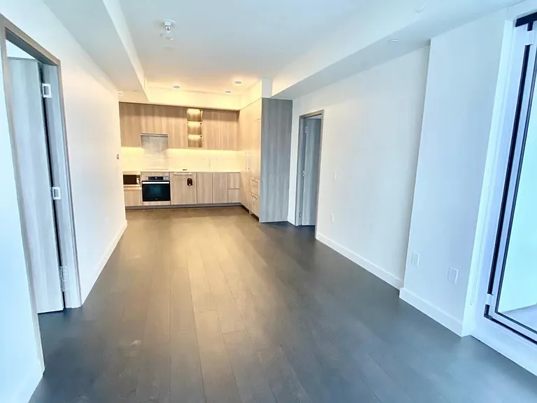 95 McMahon Dr #2106 — Photo 5