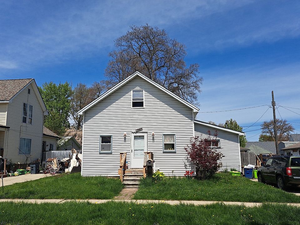 1st image of 128 Bruce St