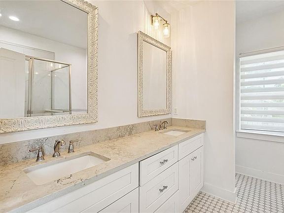 5th image of 70077 6th St