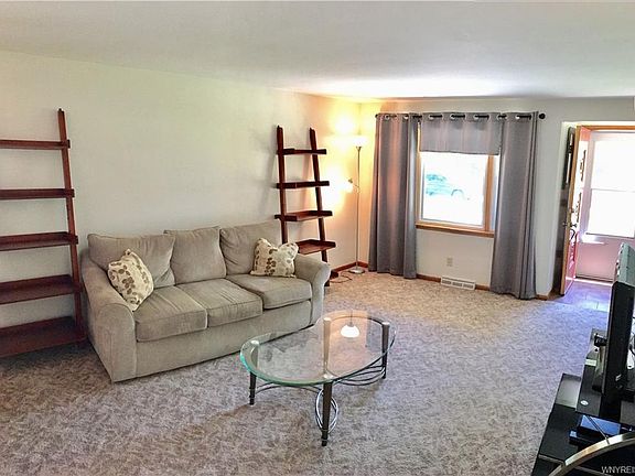 5th image of 42 Danebrock Dr