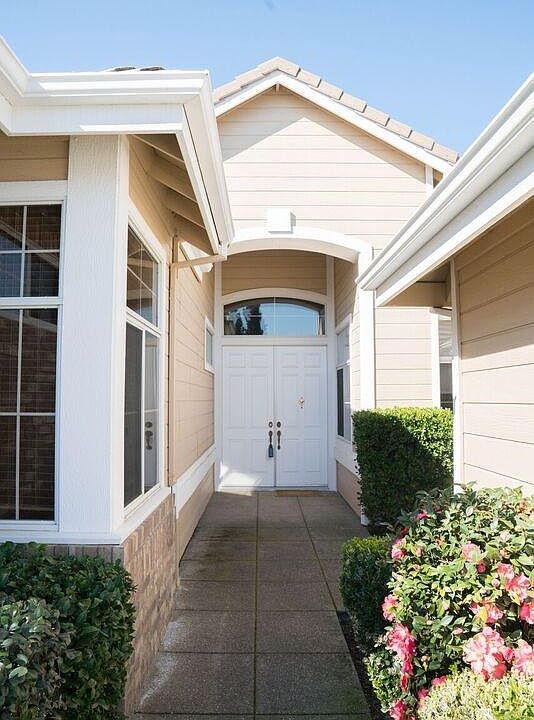 1st image of 316 Roundhill Ct