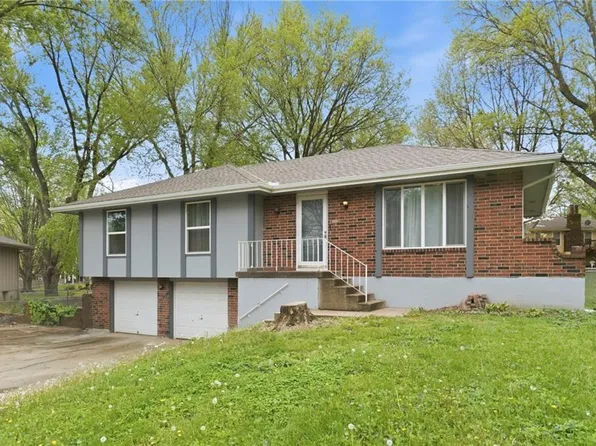 516 NE Johnston Dr, Blue Springs, MO 64014
