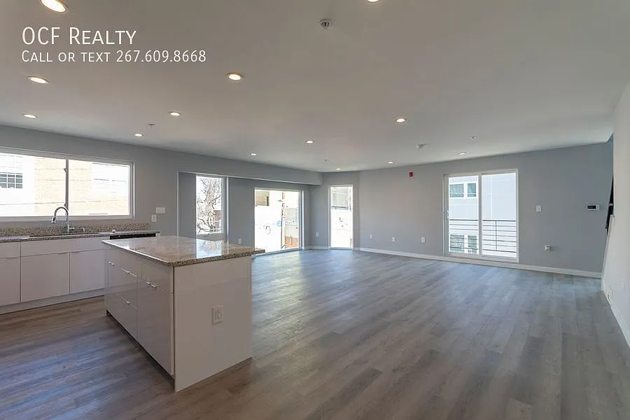 Building Photo - 808 W Norris St #E