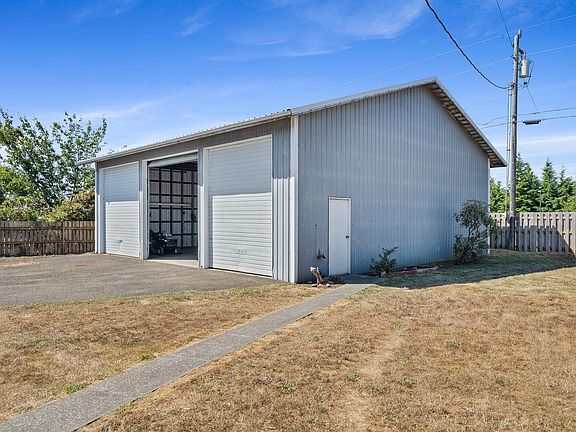 3rd image of 5108 Kenway Dr