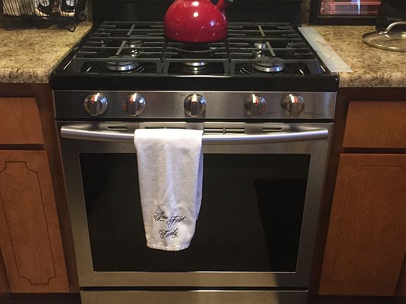 1 year old upgraded stove