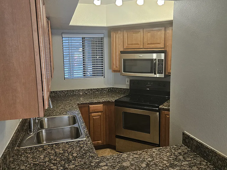 955 N Granite Reef Rd #131 — Photo 4