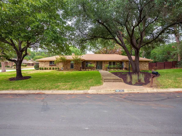213 Pennsylvania Dr, Denton, TX 76205