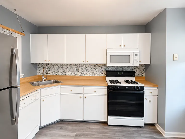 440 Atlanta Ct — Photo 10