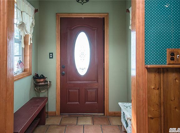 4th image of 35 Wood Ln