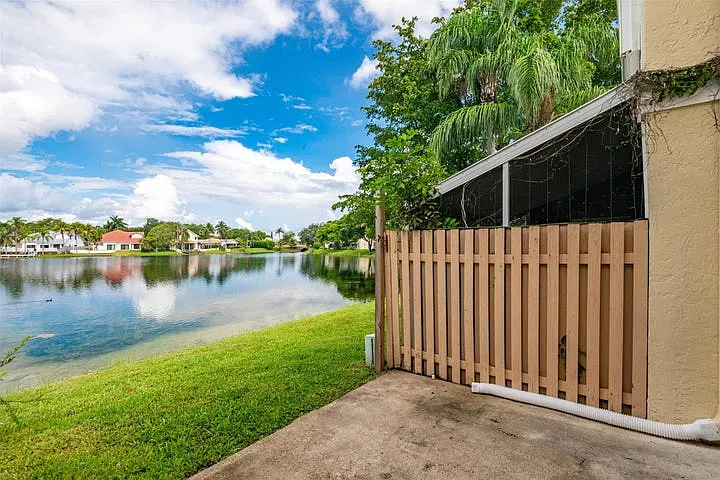 2 bed, 1088 sqft, $2,700 — Photo 3