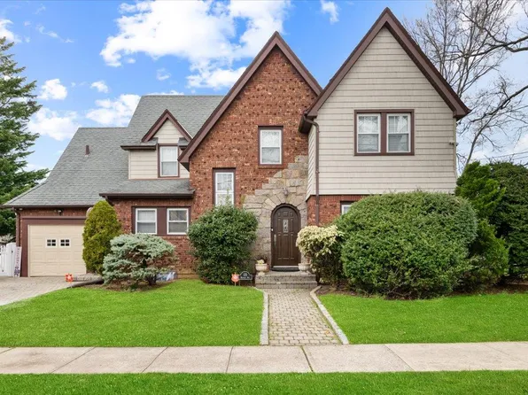 135 Mayfair Avenue, Floral Park, NY 11001