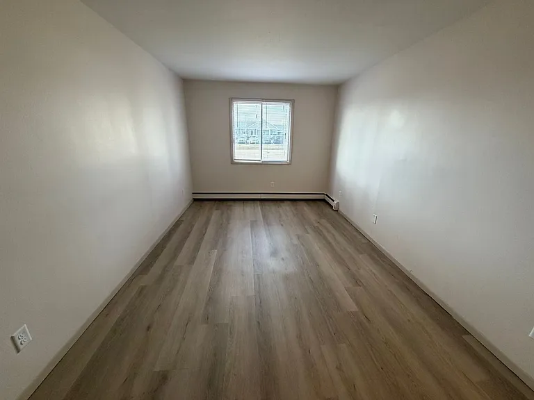 1674 Shawano Ave — Photo 31