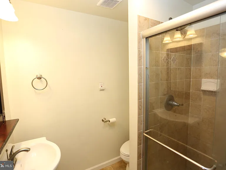 524 S Bouldin St — Photo 25