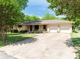 403 Chattey Rd, Desoto, TX 75115