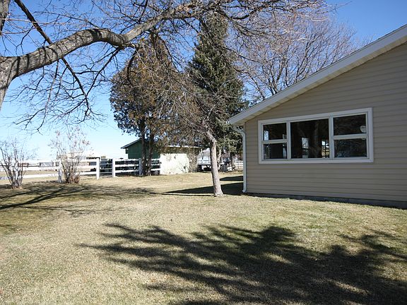 4th image of 3089 Highlawn Dr
