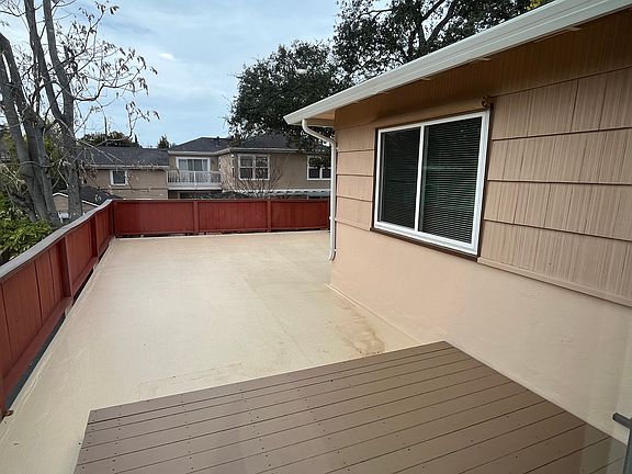 4th image of 886 Roble Ave APT 3