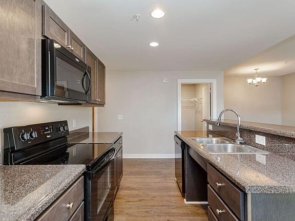 5th image of 2325 Zermatt Ave #4080775