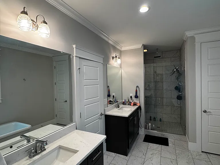 120 Lincoln Ct #B — Photo 2
