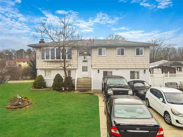 186 Wurz Street, Brentwood, NY 11717