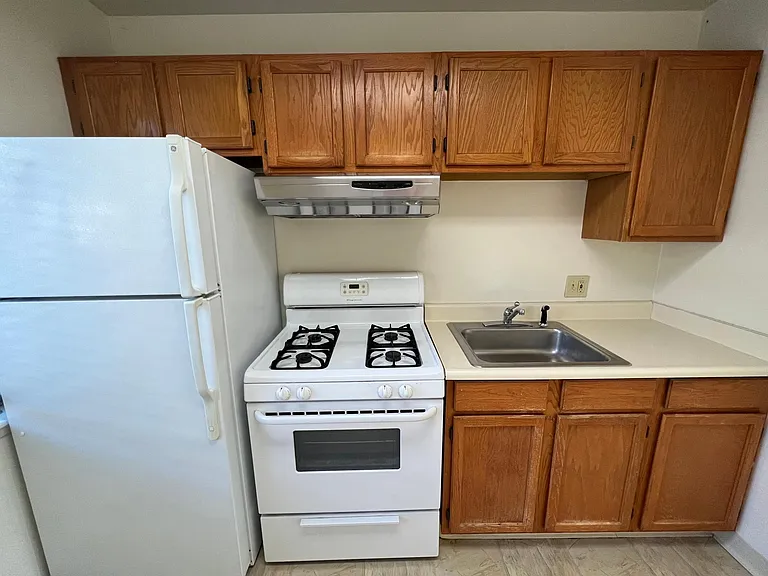 4129 El Camino Way #K — Photo 9