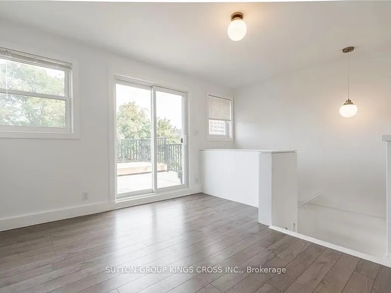 179 John St S #UPPER — Photo 19