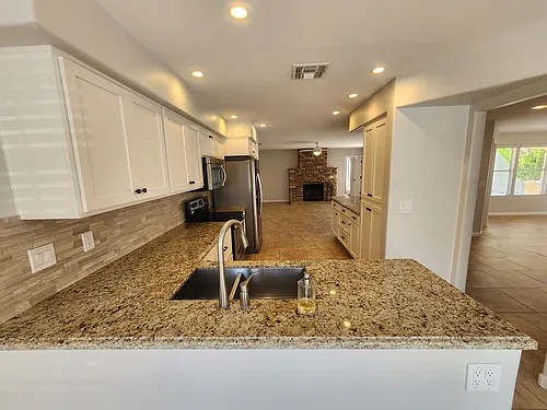 11280 E Sunnyside Dr Photo 1