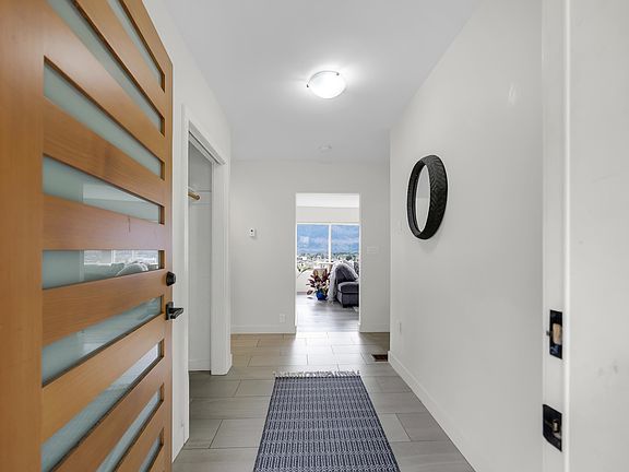 2nd image of 38273 View Pl