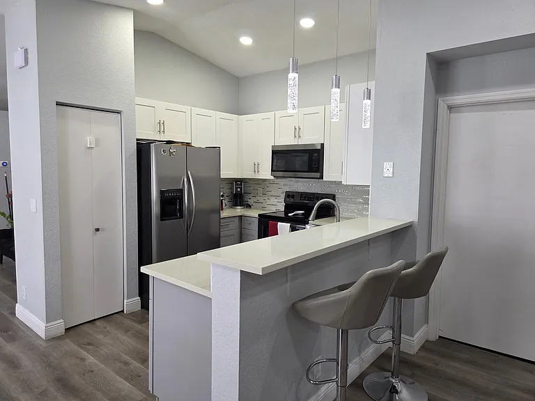 1217 SW 46th Way — Photo 8