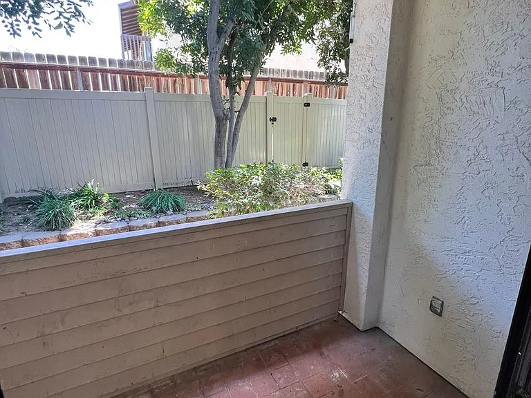 1013 Sunshine Ave #I — Photo 14