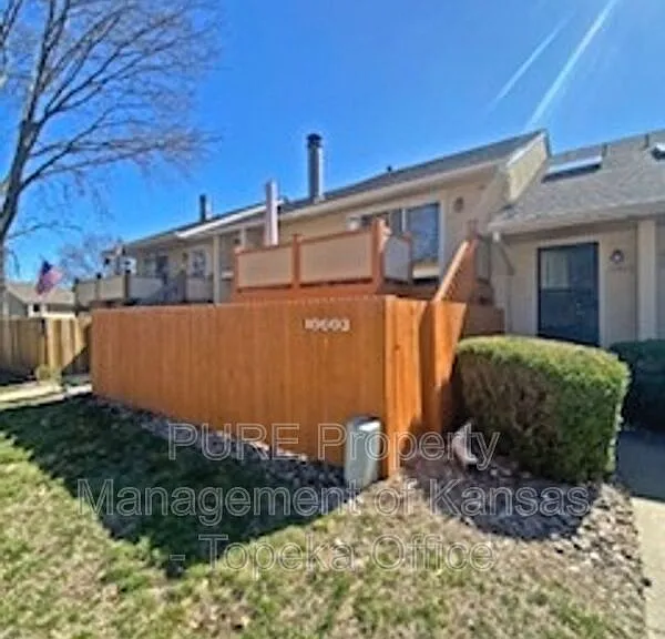 10903 Gillette St — Photo 2