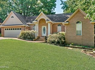 1211 Carriage Dr S, Southaven, MS 38671