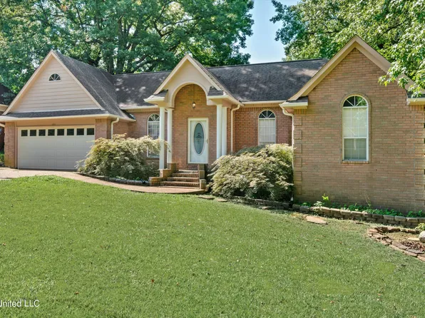 1211 Carriage Dr S, Southaven, MS 38671