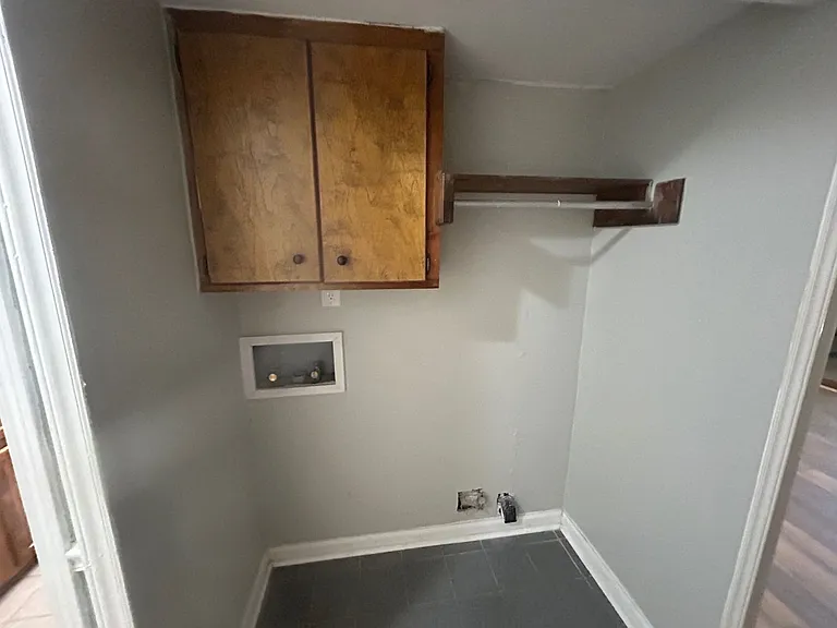 240-10 Jamil Rd — Photo 11