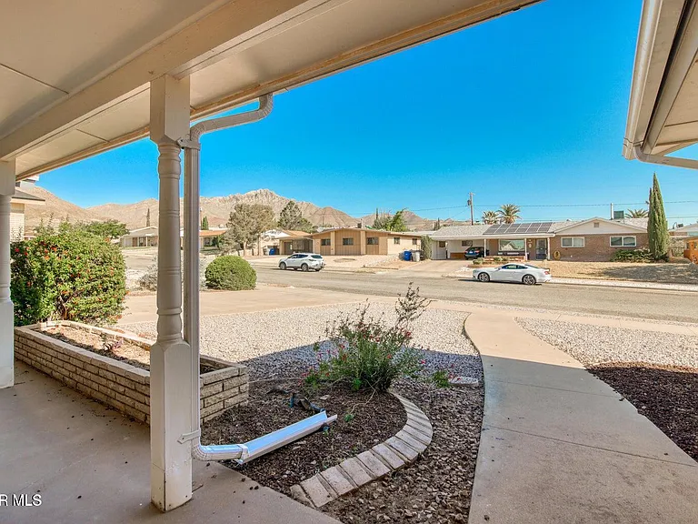 6408 Regal Ln — Photo 3