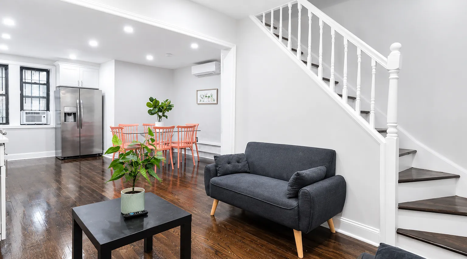209 Brooklyn Avenue — Photo 2