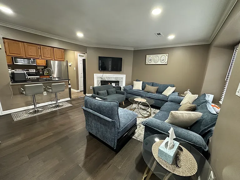 12103 Salemtown Dr — Photo 3