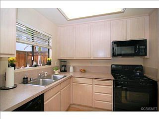 5th image of 10817 Whipple St APT 2