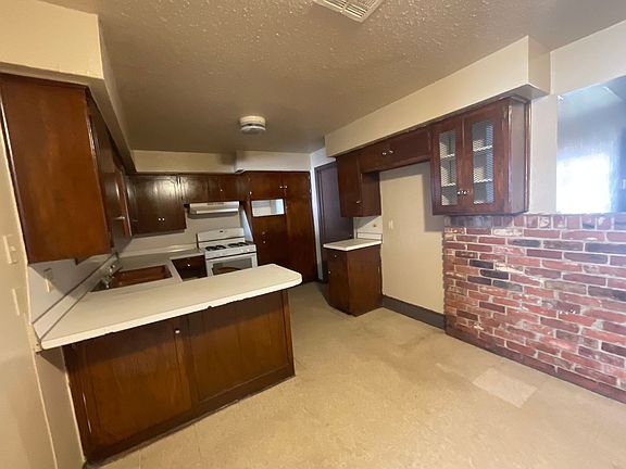 5th image of 3504 Overland Dr