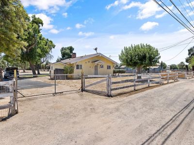 3725 W Olive Ave, Fresno, CA, 93722