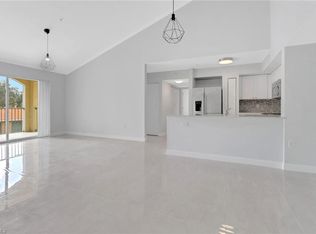 1210 Wildwood Lakes Blvd APT 207, Naples, FL 34104