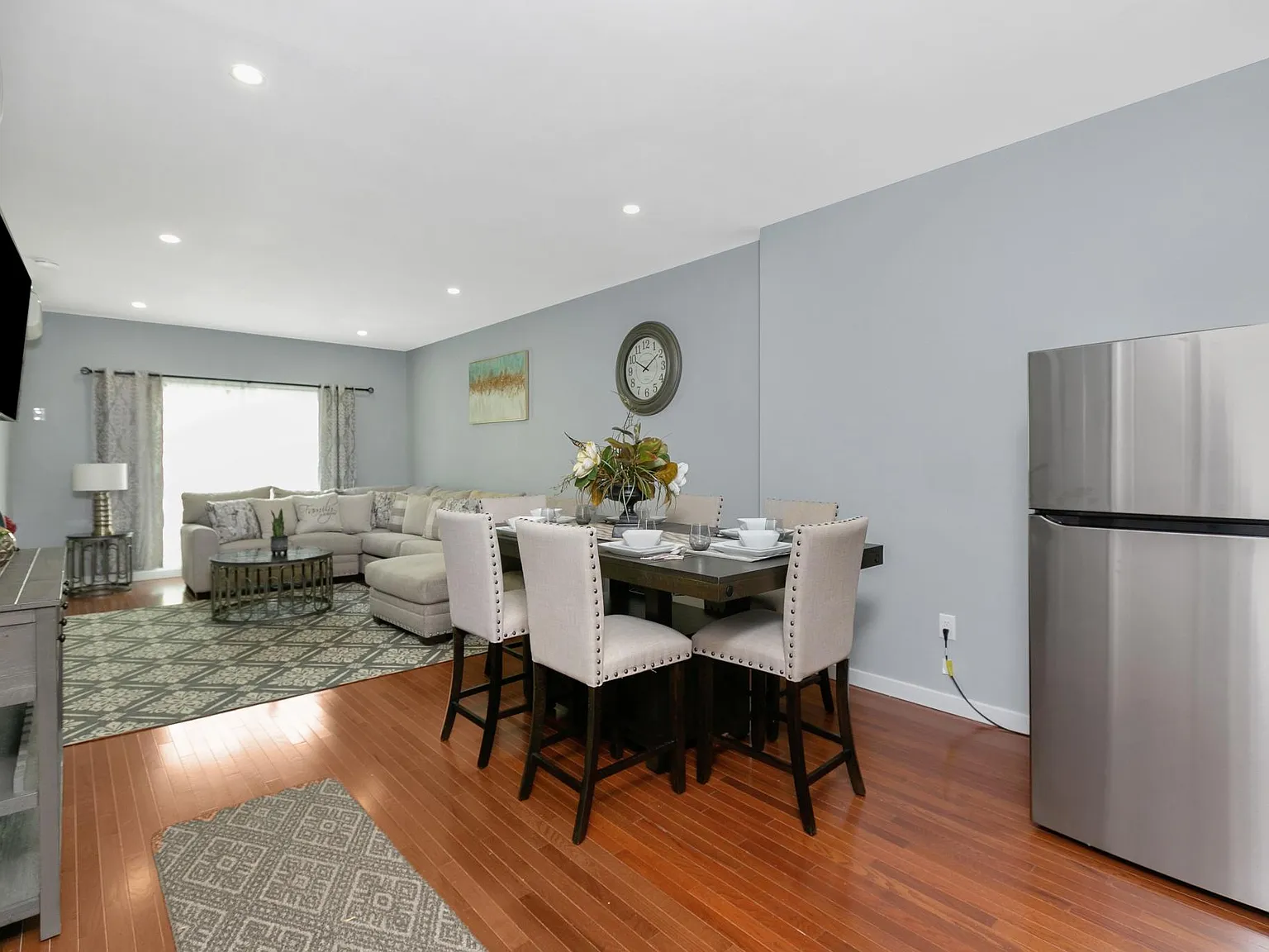 3 bed, 1200 sqft, $3,395 — Photo 4