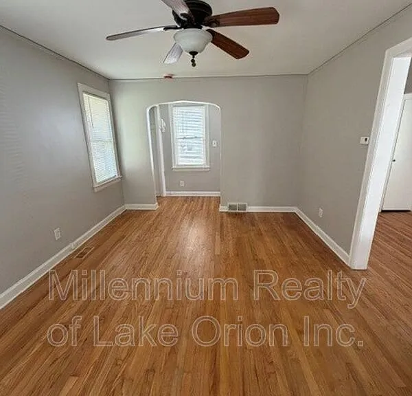 27 Sylvan — Photo 8