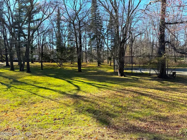 81 Clapboard Ridge Rd, Greenwich, CT 06830